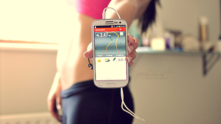 Az okostelefon helyettesíthet személyi edzőt, futópartnert, motivációs coach-ot is (Fotó: Tumblr)