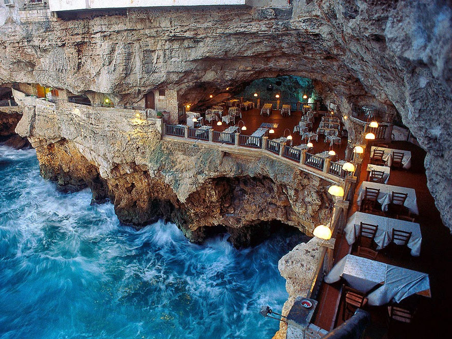 Fogadjunk, hogy te is megvacsoráznál ebben a barlangba rejtett étteremben - lenyűgöző fotók