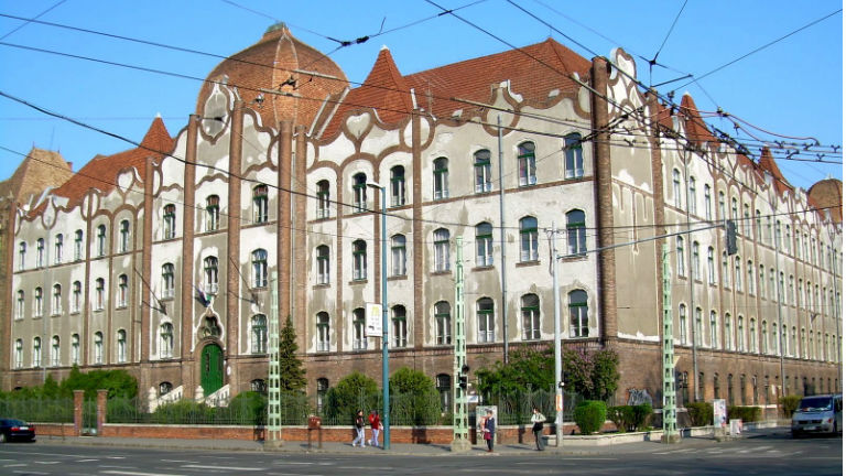 A budapesti Teleki Blanka Gimnázium is közleményt adott ki az oktatási rendszer káosza miatt