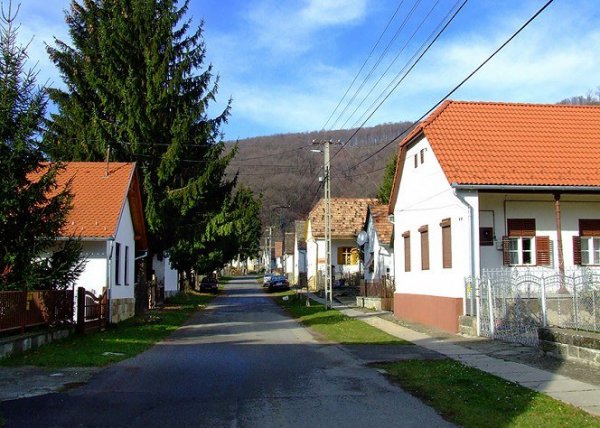 Hegyvidéki falu, amit a magyar Svájcnak is neveznek