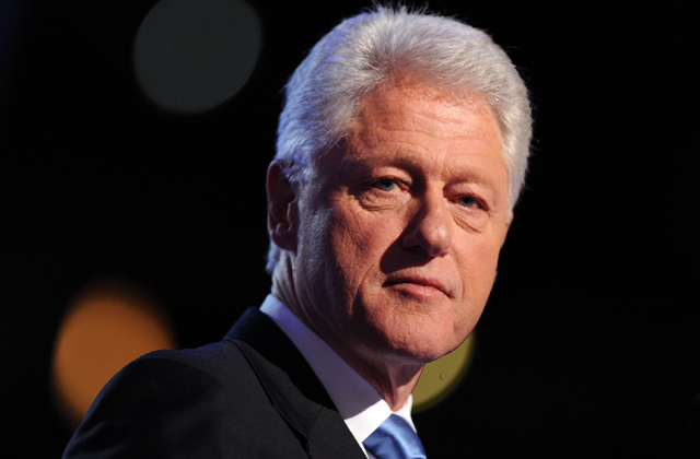 Bill Clinton cáfolja, hogy Parkinson-kóros lenne