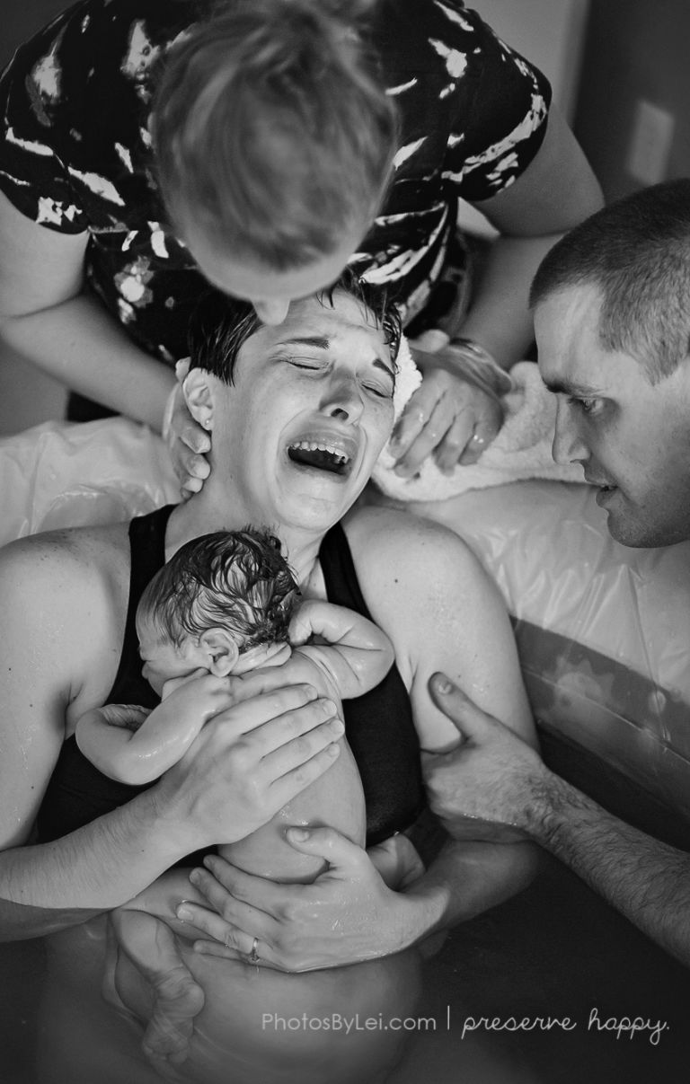 14 fotó és történet a szülés nyers valóságáról