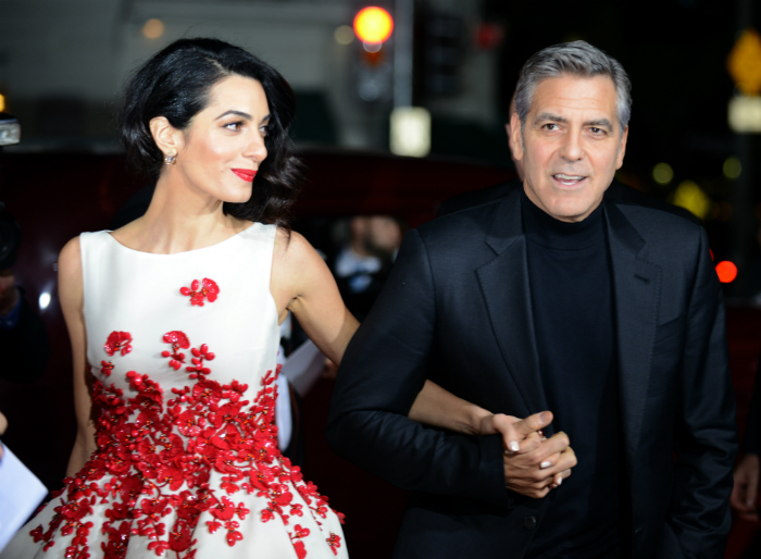 George Clooney így édelgett a feleségével a premieren