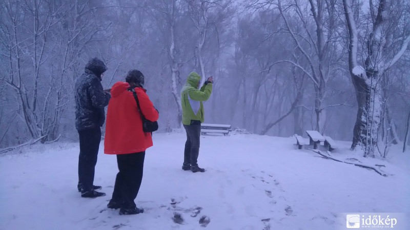 Látványos hóömlés a Bakonyban - videó