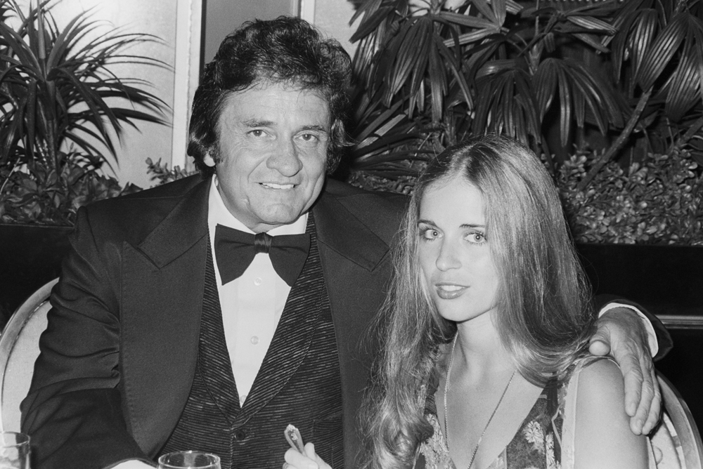 Johnny Cash ma lenne 84 éves: szerette az italt, a drogokat és a nőket – és a feleségeit is