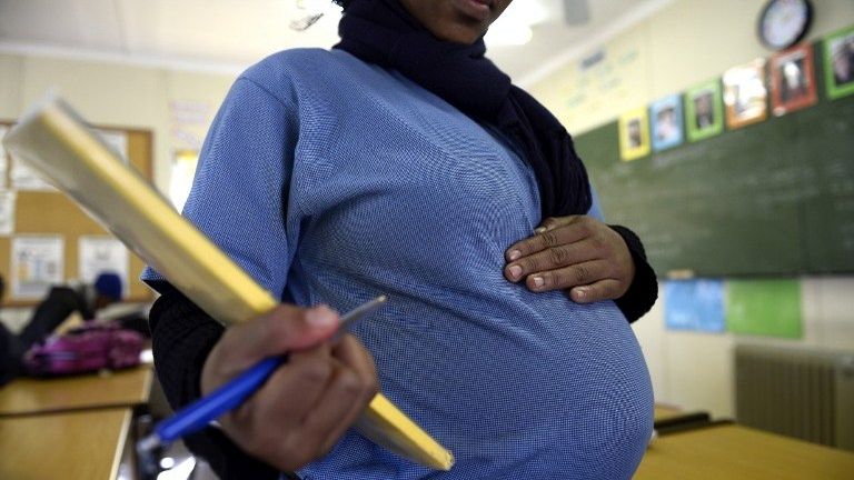Dél-Afrikában komoly gond a tinédzserkori terhesség