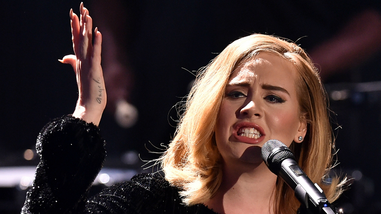 Grammy 2016: Adele hangja elment