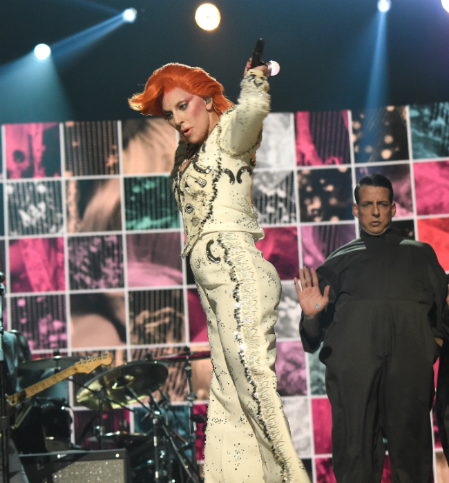 Lady Gaga David Bowie bőrébe bújt - Grammy 2016 