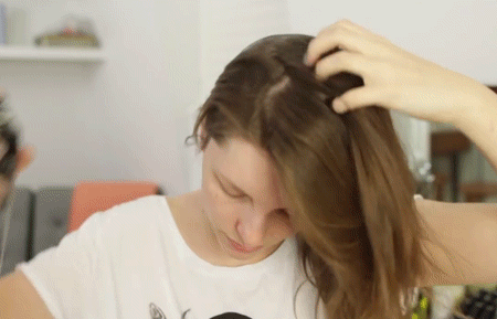 5 trükk, hogy a hajad sokáig frissnek hasson