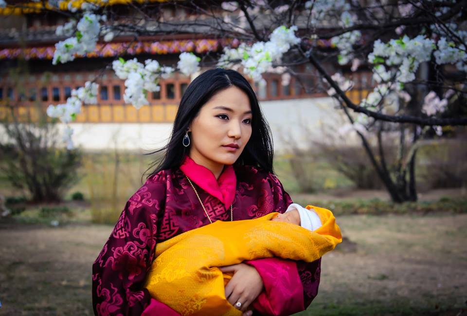 Az első fotók a bhutáni király 2 hetes fiáról