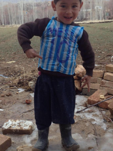 Megkapta a Messi mezt az Afganisztánban élő kisfiú - fotó