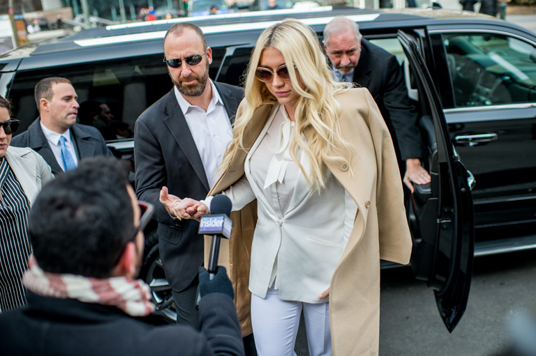 Kesha a new york-i bírósági tárgyalása előtt (Fotó: Getty Images)