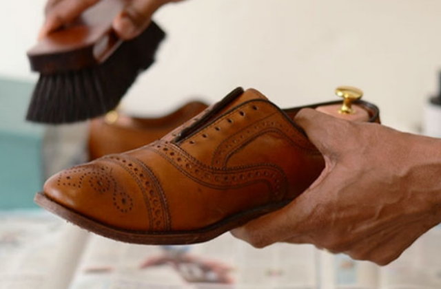 Segíts  a párodnak – így kell bánni a drága, elegáns férficipőkkel
