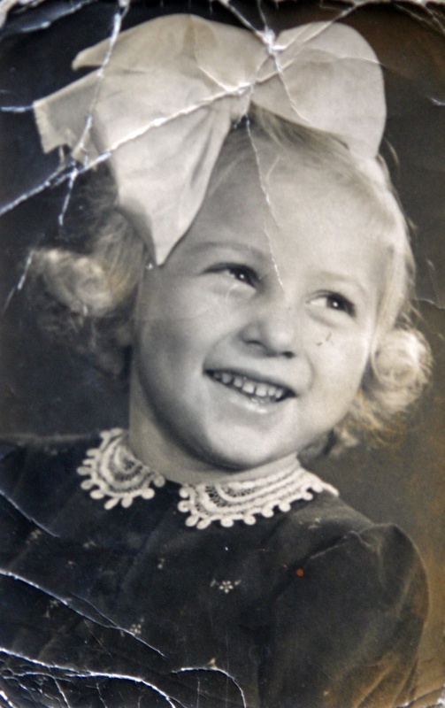 Ma 75 éves a revü koronázatlan királynője, Medveczky Ilona