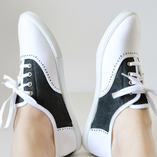 15 szuper és egyszerű DIY megoldás, amivel újjávarázsolhatod a megunt cipőidet