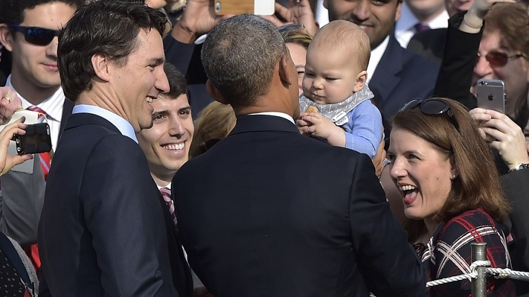 Kisbabával cukiskodott Justin Trudeau és Barack Obama - videó