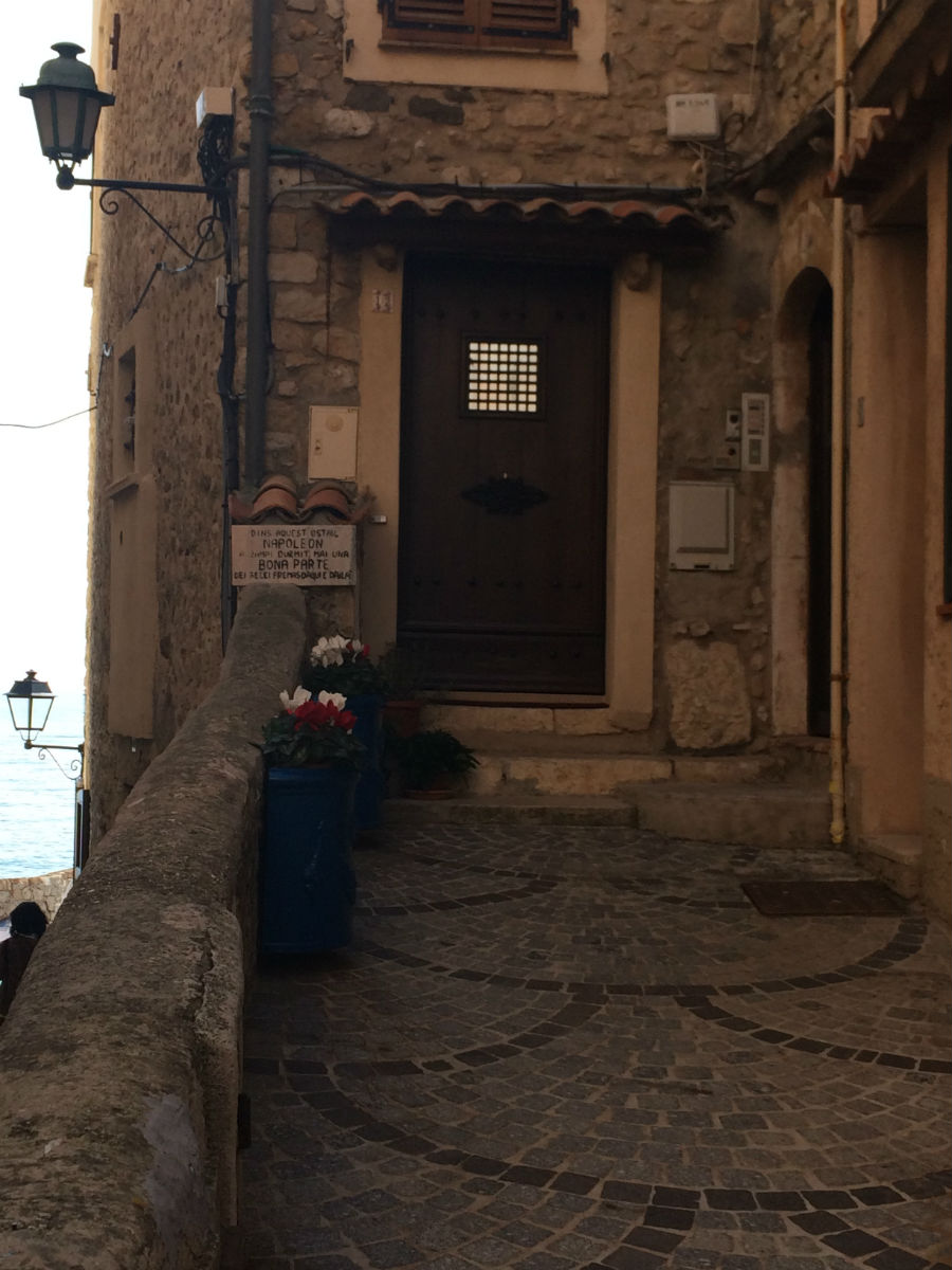 10 bejárati ajtó a Francia Riviéráról, amin úgy kopogtatna az ember