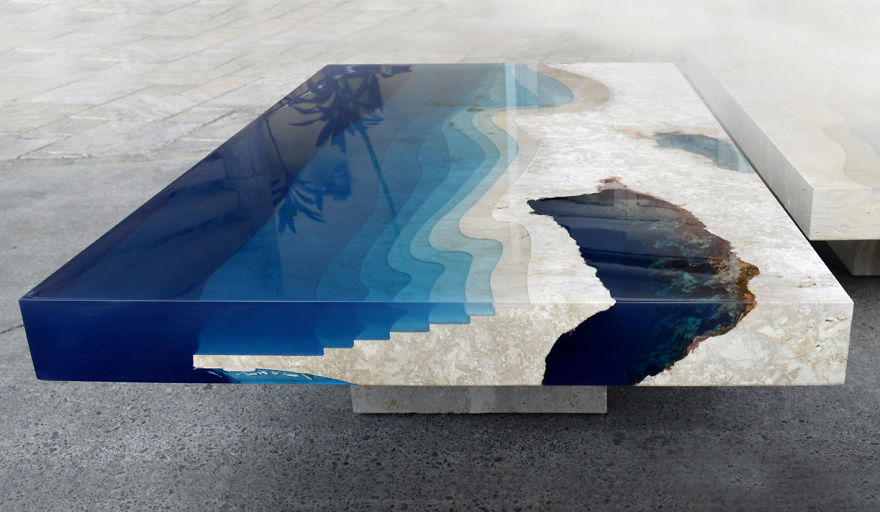Lagúnákat mintáznak a szupermenő kávézóasztalok - képek