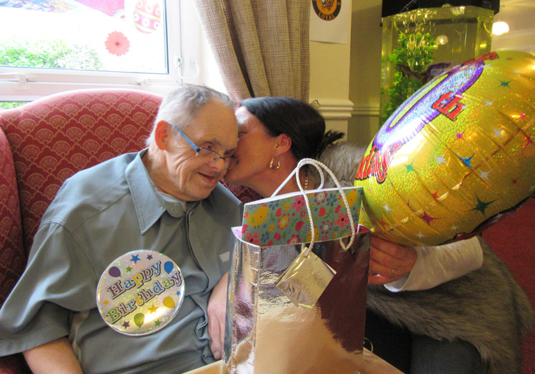 21 évet jósoltak neki, 80. születésnapját ünnepelte a Down-szindrómás férfi