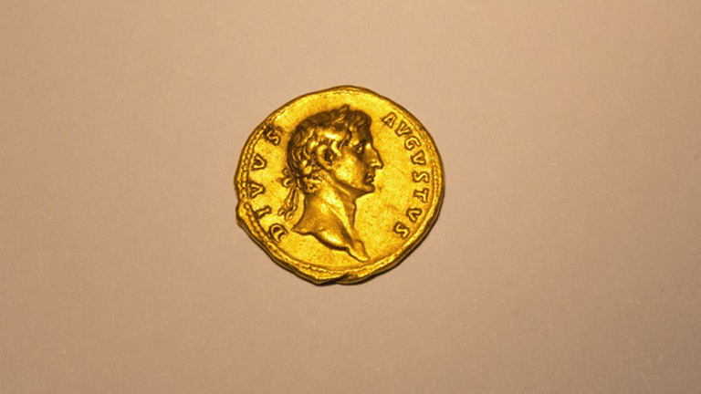 Római érmére bukkant a nő kirándulás közben
