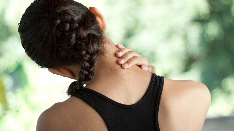 3 gyakori ok, amiért fájhat a nyakad