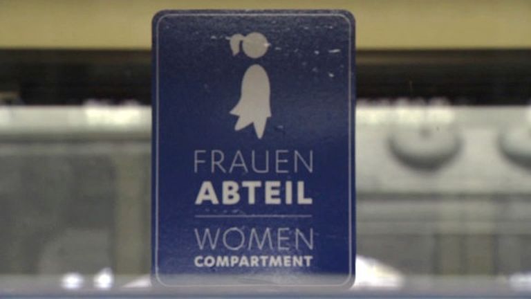 Külön vasúti kocsi jár a nőknek Németországban