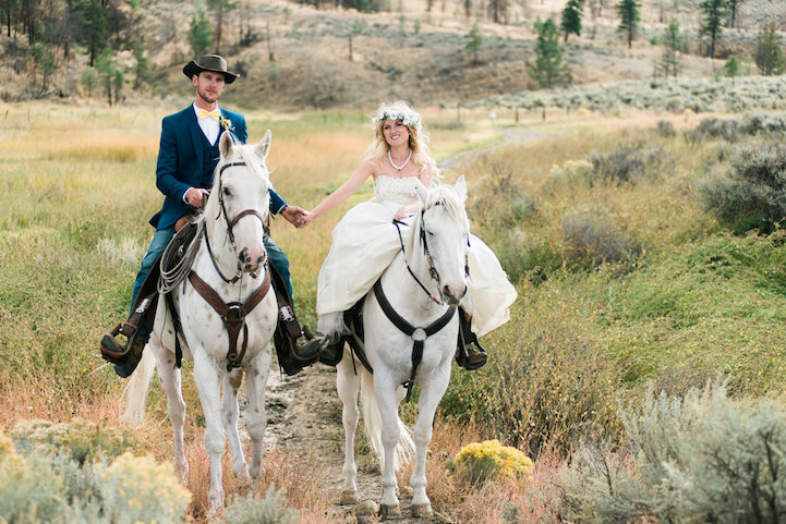 Mesebeli lovas esküvő - fotók
