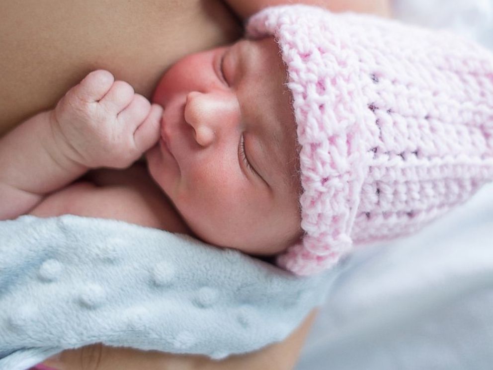 Drámaira sikerültek egy nő szülést megörökítő fotói