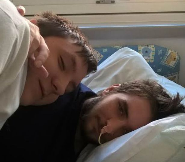 Meglepő kéréssel fordult anyjához a fiú, miután felébredt a kómából