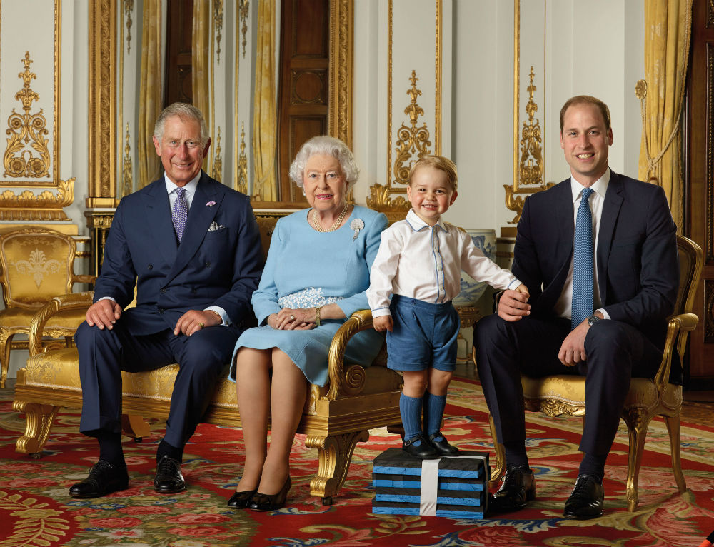 Csodálatos új fotó a ma 90 éves II. Erzsébetről és a dédunokáiról