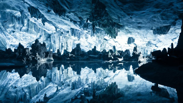 Csodálatos barlangi tavat találtak az Antarktisz jege alatt