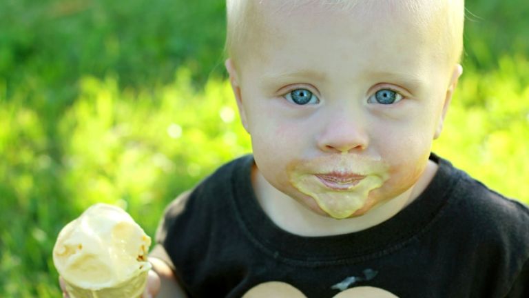 Az rossz étkezési szokások már egyéves kor előtt kialakulnak - új tanulmány