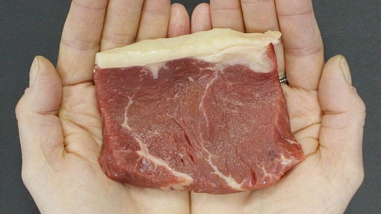 Ennyi 120 gramm vörös hús 162 kalóriát tartalmaz és 5,4 gramm zsírt