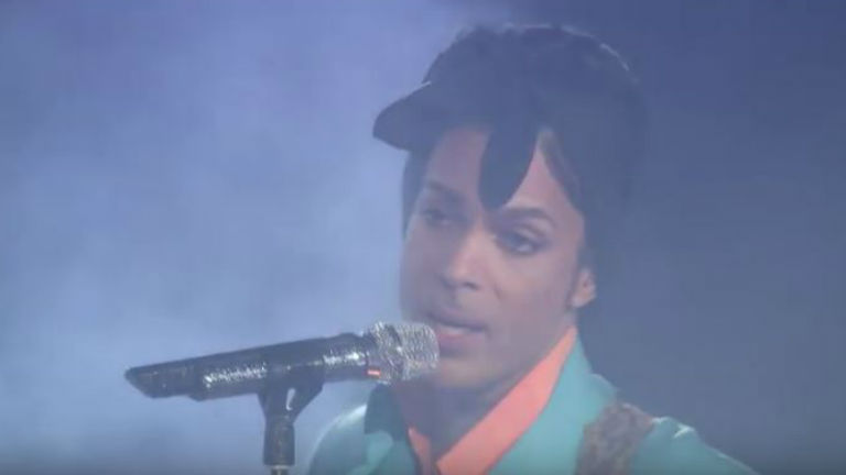 Prince heti négyszer szerezte be piruláit