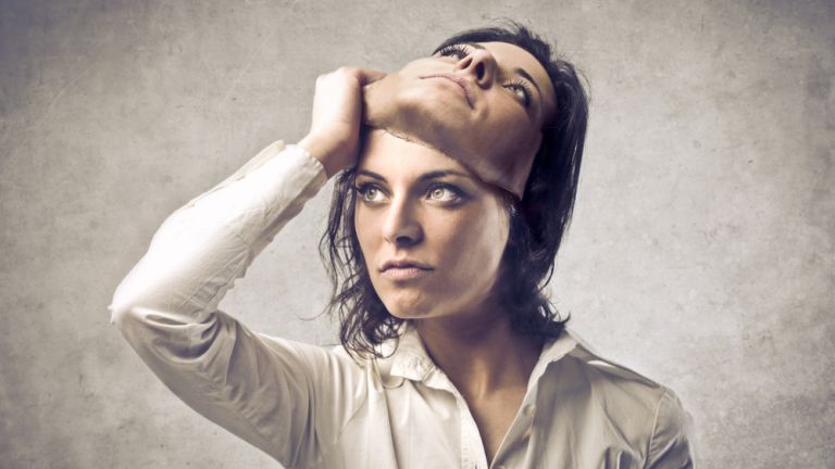 10 jel, amiből felismered, ha egy hazudozóval állsz szemben