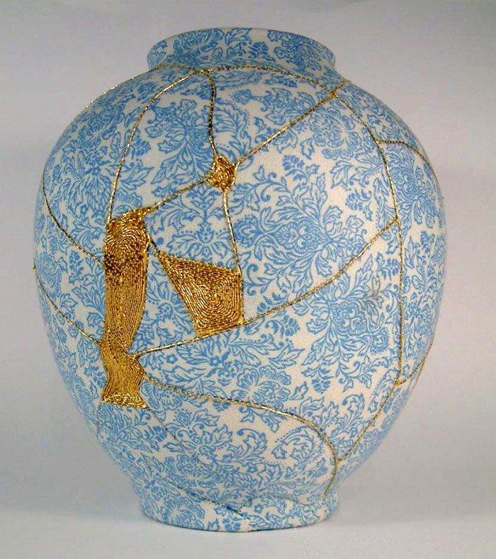Még az eredetinél is szebbek az ősi japán módszerrel megjavított, törött vázák