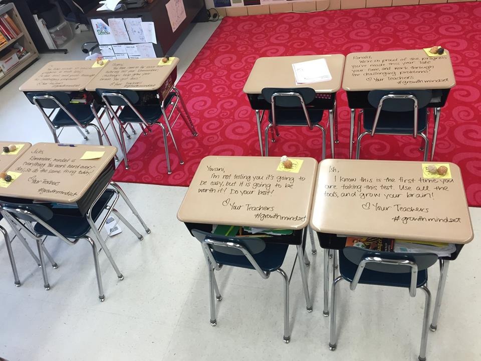 Inspiráló üzenetekkel lepte meg diákjait a tanárnő a vizsga napján