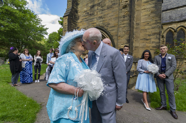 44 év randizás után házasodott össze a szerelmespár