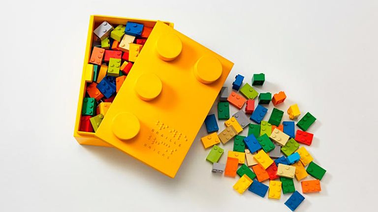 Braille-legóval tanítanák meg olvasni a vak gyerekeket