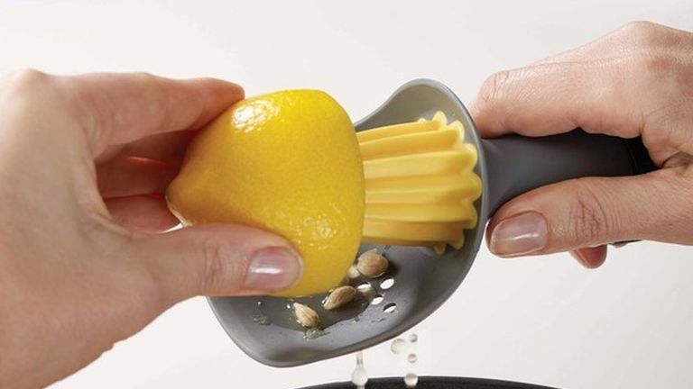 Hogy ne kelljen a citrommagok után a kajában kotorászni