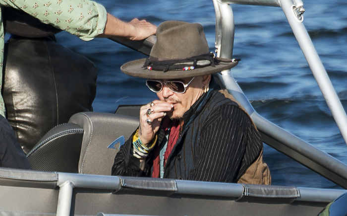 Johnny Depp sírva kért bocsánatot a bántalmazásért