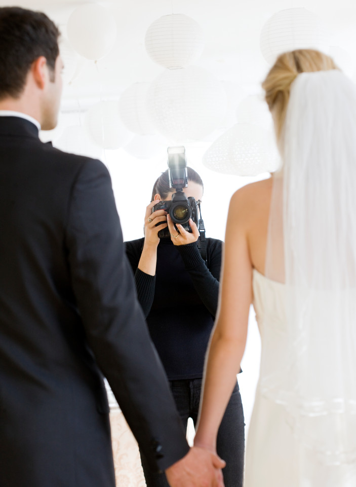 Egy esküvői fotós elárulja a jeleket, amikből tudja, meddig tart majd a házasság
