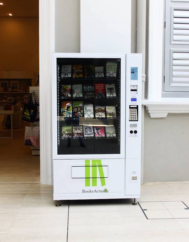 Rágcsálnivaló helyett irodalmat vehetsz a szingapúri automatákból - képek