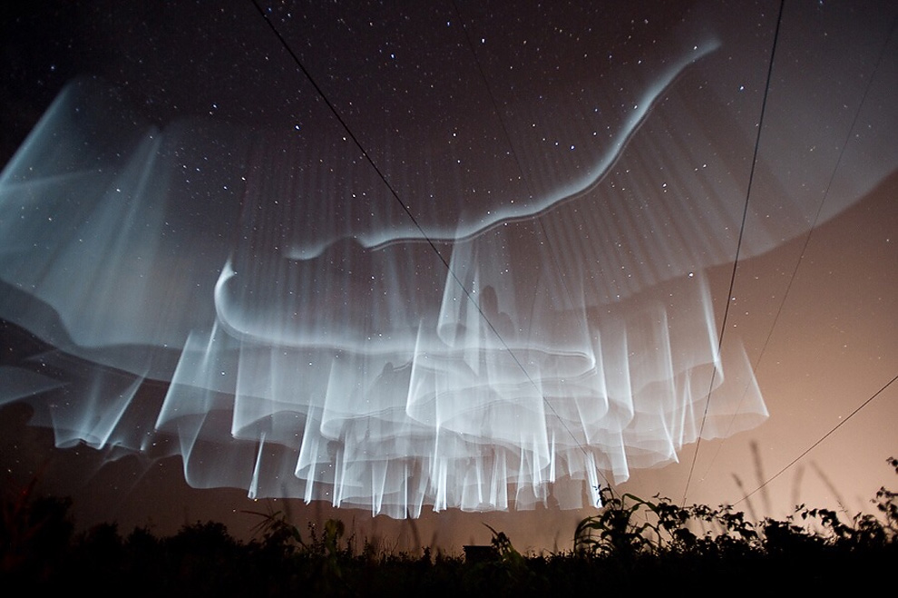 Hihetetlen fotók: függönyként ereszkedett a sarki fény Finnország fölé