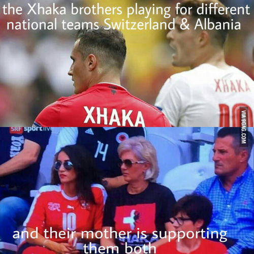 A Xhaka testvérek egymás ellen játszottak a Svájc-Albánia mérkőzésen, és az anyuka mindkettőjüknek szurkolt