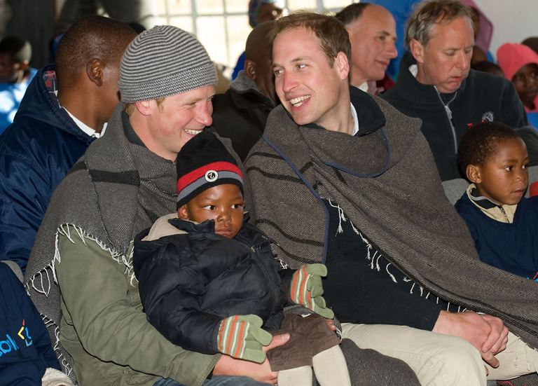 Harry és Vilmos egy dél-afrikai jótékonysági rendezvényen