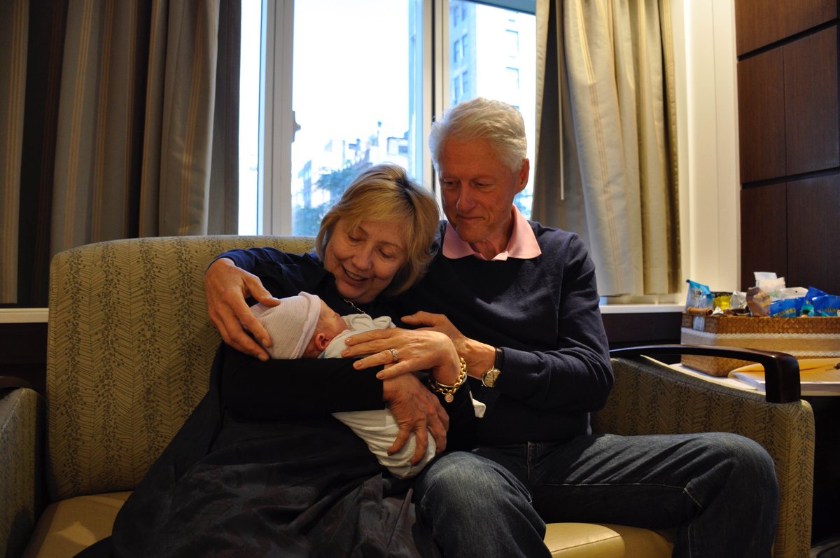 Megszületett a Clinton-bébi, népszerű nevet kapott