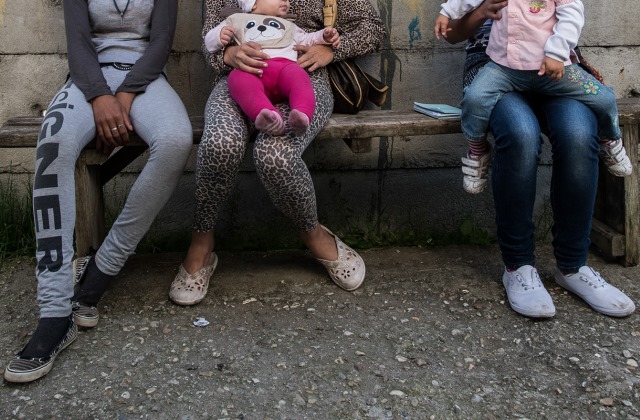 Roma kismamák Miskolc egyik külterületén | Fotó: Hajdú D. András