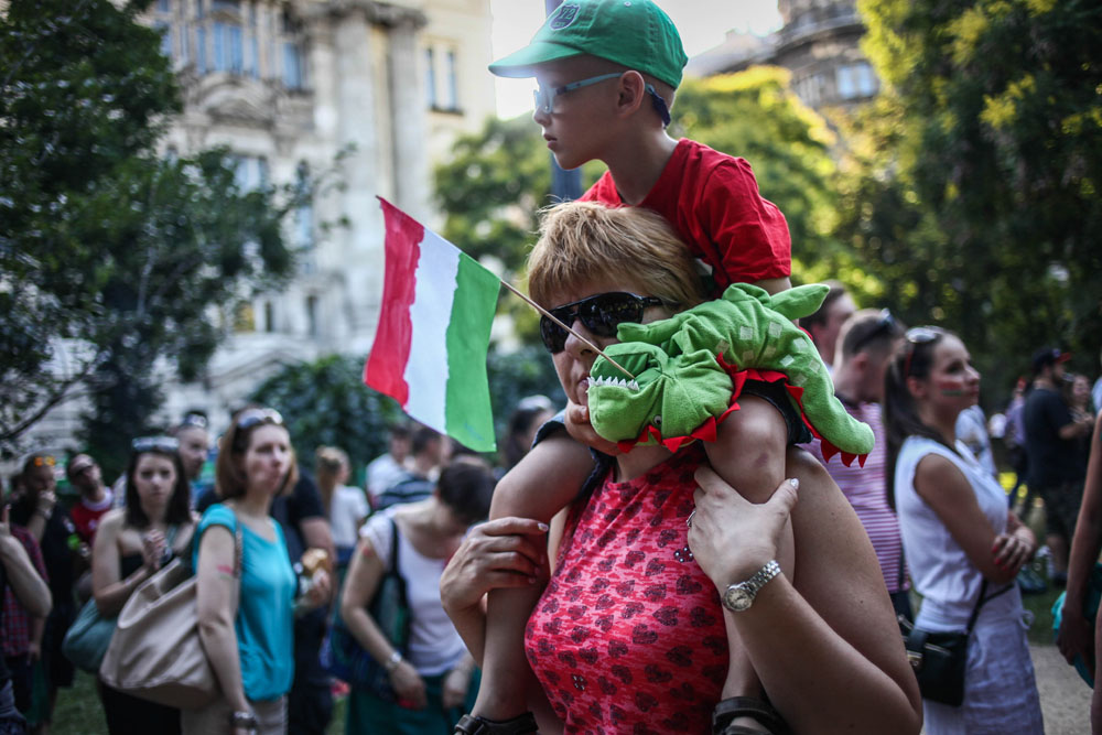 A mai gyerekek már nem Messik és Ronaldók, hanem Dzsudzsákok és Gerák - így szurkolnak a legkisebb magyarok