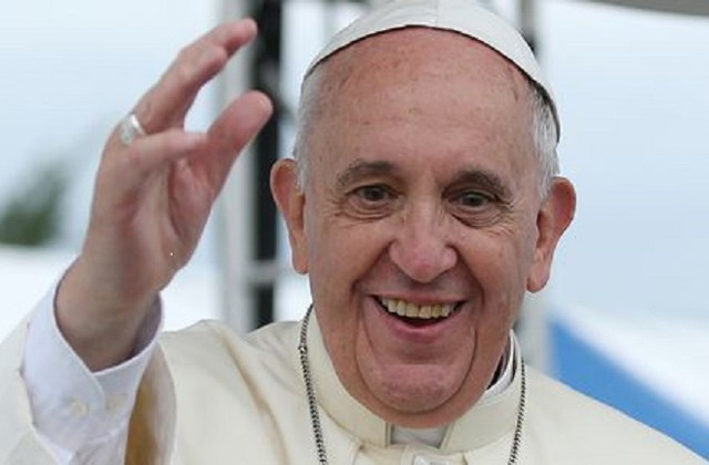 Ferenc pápa: bocsánatot kellene kérnünk a melegektől